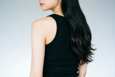 Бока предательски провисают — делаю эти 6 упражнений по 40 секунд: талия точится, а спина перестаёт ныть без единого прыжка